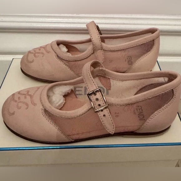 Fendi Girls Pink Leather Mary Jane Flats FF Logo EU 26 US 9 - Picture 3 of 4